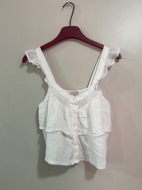 American Eagle white lace top with ruffles
Woman’s Size S